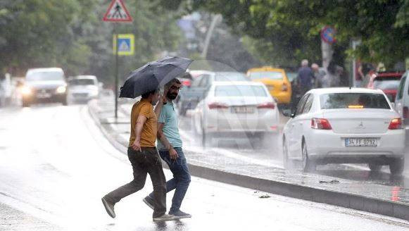 İstanbullular bu saatlere dikkat! Meteoroloji ve Valilik peş peşe uyardı - Resim: 17
